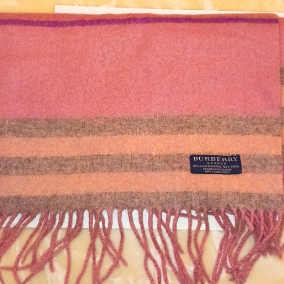 New 100% Cashmere Pink and Grey Color Authentic Burberry Scarf - Picture 1 of 3